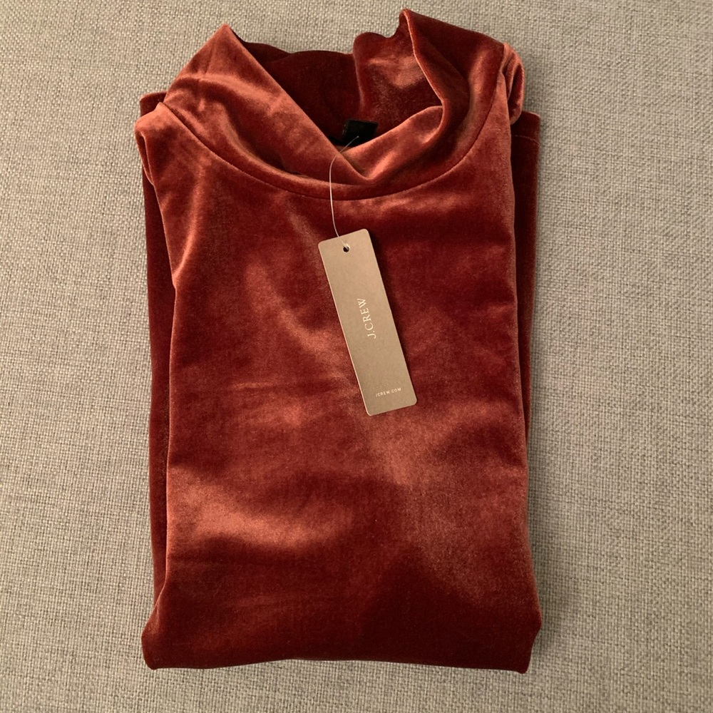Mock neck velvet tank